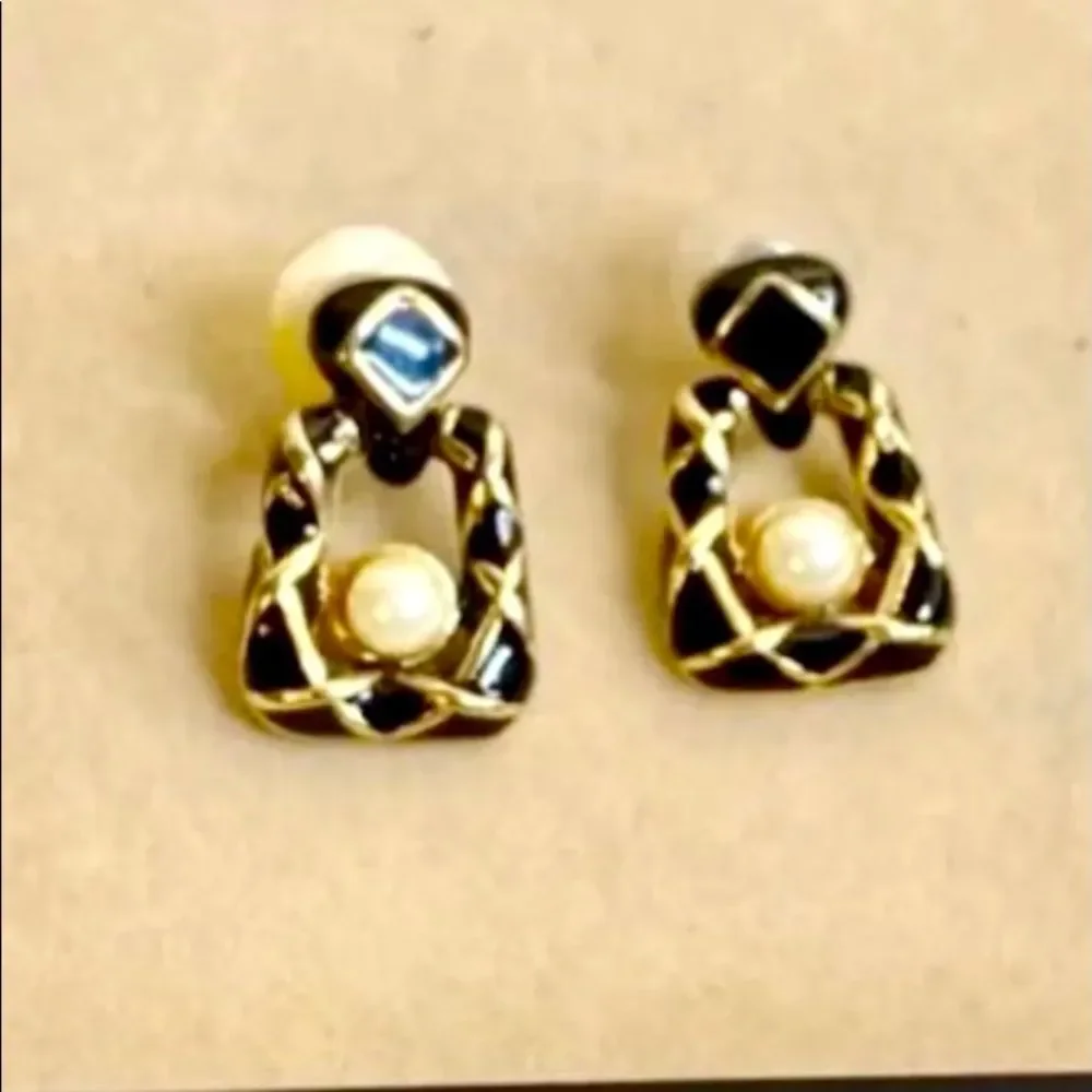 Retro‎ Enamel and Pearl Earrings